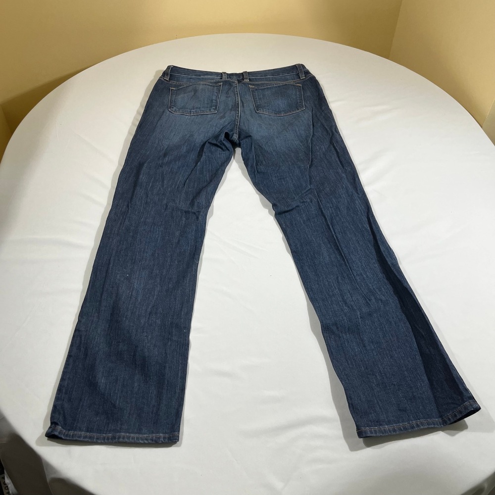 L.L.Bean Favorite Fit Jeans Women 12 MT Blue Straight Leg Medium Wash 292220 - Picture 2 of 13